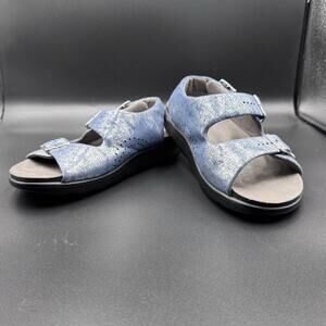 SAS Relaxed Women's 7.5 Silver Blue Metallic Leather Comfort Sandals USA Made